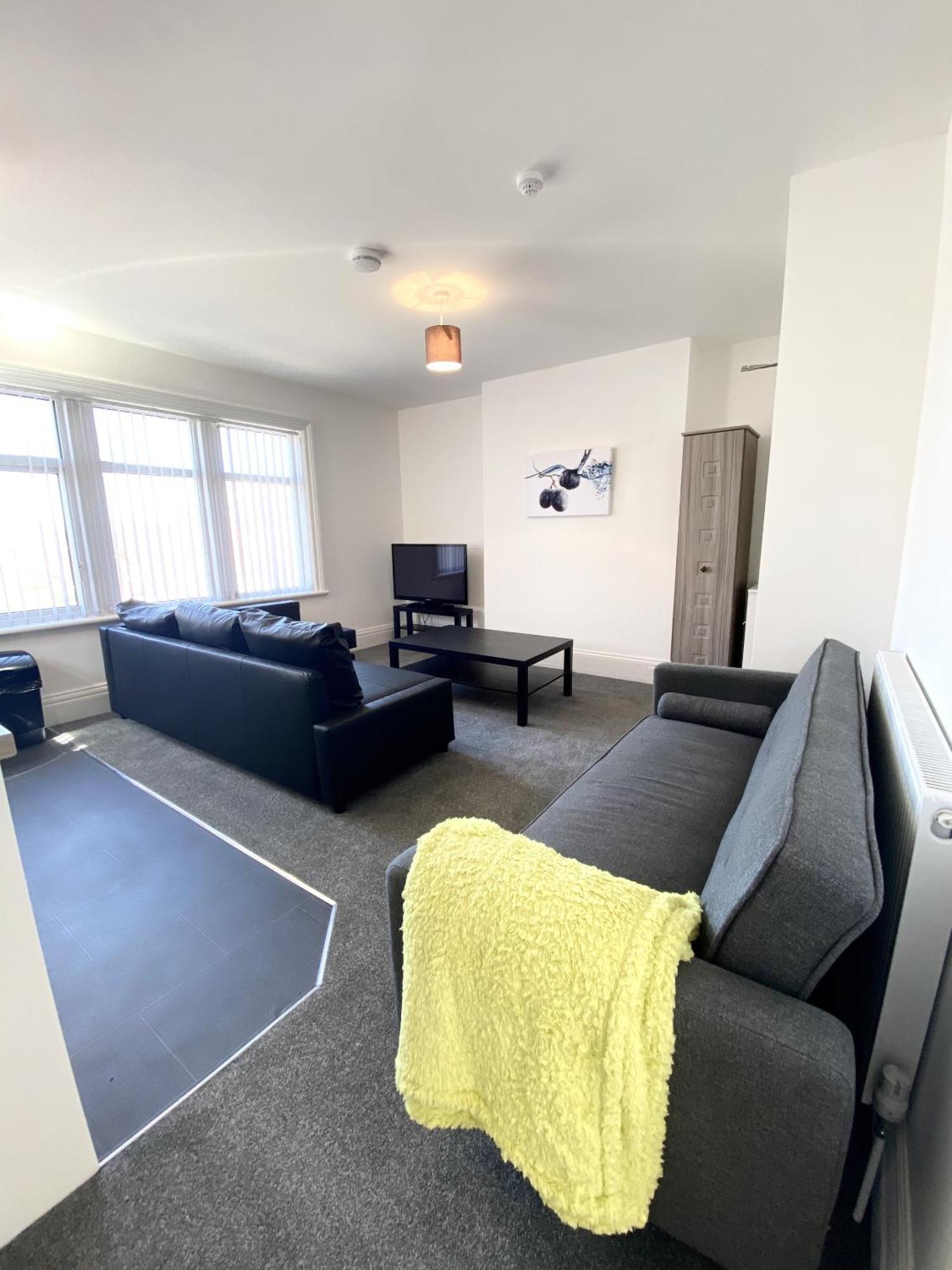 Cherry Property - Hornby Road Blackpool Bilik gambar
