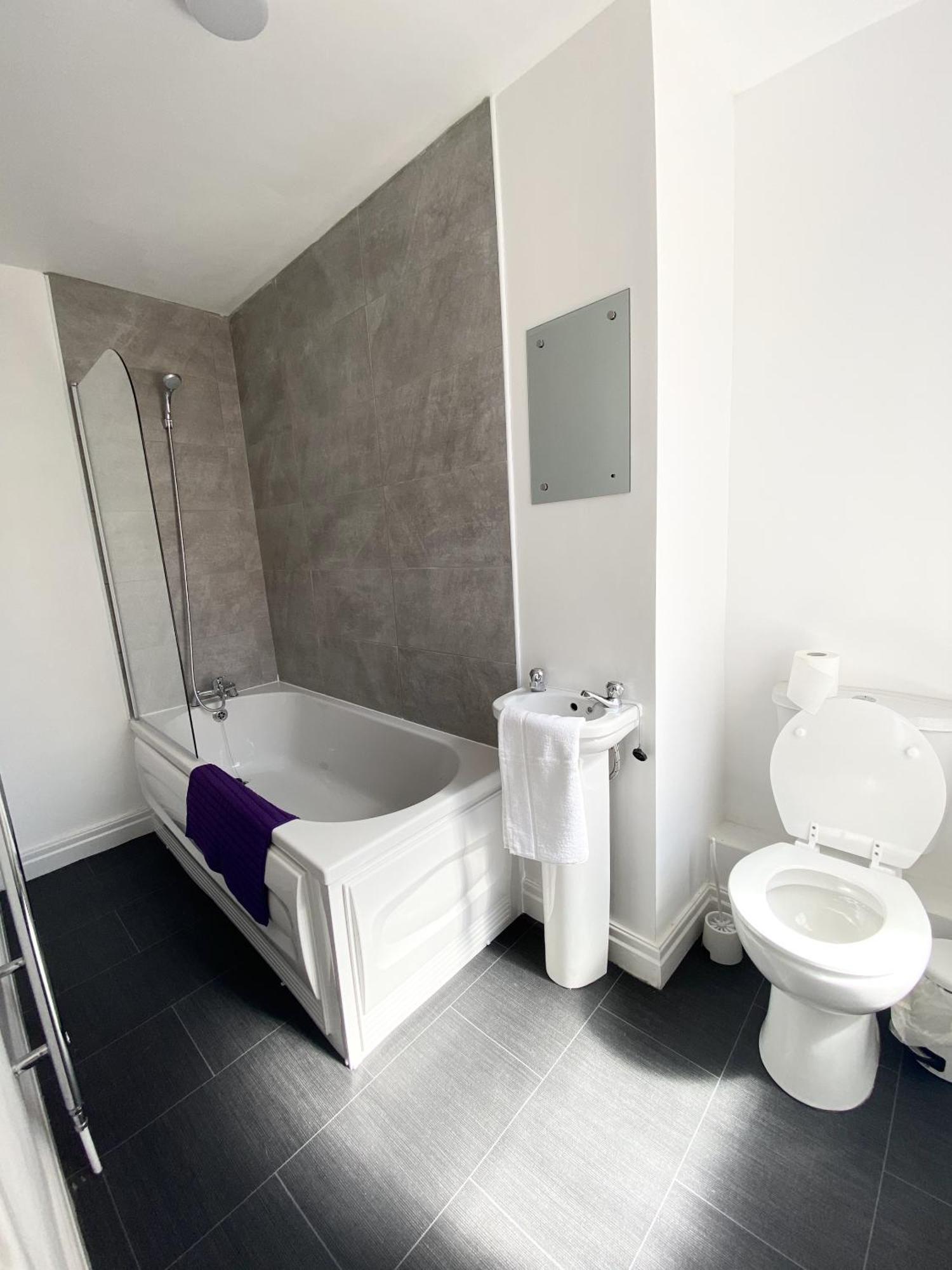 Cherry Property - Hornby Road Blackpool Bilik gambar
