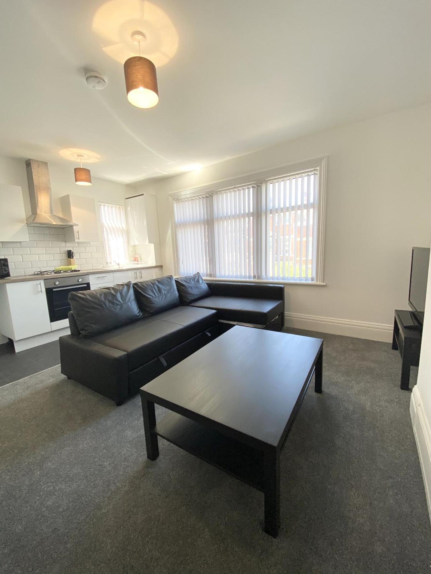 Cherry Property - Hornby Road Blackpool Bilik gambar